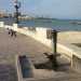 Il litorale sud di Bari inizia nel punto in cui la strada che fiancheggia la costa diventa nuovamente un lungomare (Imperatore Augusto) e agli occhi dei cittadini si riapre lorizzonte blu dellAdriatico. Da questo momento la strada si fa monumentale, puntellata da panchine e dai caratteristici e antichi lampioni in ferro nero